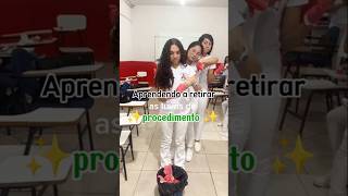 Aprendendo a retirar as luvas Aula prática tecnicodeenfermagem luvasdeprocendimento tecnica [upl. by Ermey]