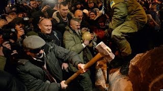 UKRAINE WHY WAS LENINS STATUE PULLED DOWN  BBC NEWS [upl. by Airotkiv]