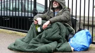 Beggar recites Shakespeare  Globe Theatre  London [upl. by Yenettirb367]