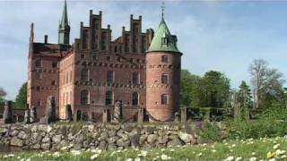 Schloss Egeskov Castle Slot Fünen Funen Denmark Renaissance water castle rose garden Rosengarten [upl. by Cook528]