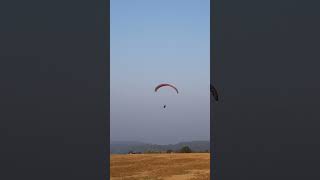 How to land tandem paraglider birbillingparagliding viralshorts [upl. by Yaya762]