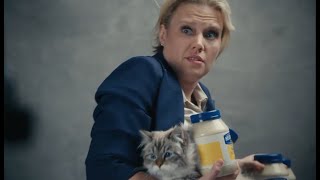 Hellmanns Super Bowl Commercial 2024 Kate McKinnon The Pose Ad Review [upl. by Teillo]