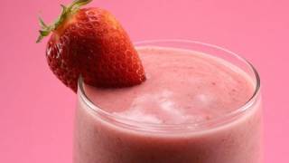 How To Easiest Strawberry Smoothie [upl. by Bruyn]