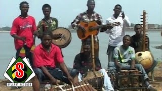 Les Espoirs de Coronthie  Guinée Remix Clip Officiel [upl. by Anneliese]