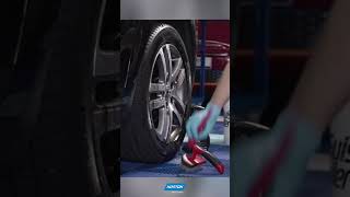 Detailing professionnel d’une voiture  Nettoyage des jantes et roues [upl. by Viking]