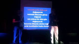 Hakan Göksel Karaoke Performans Kararsın Dünyam [upl. by Aynotel]