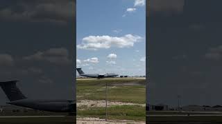 Lockheed C5 Galaxy landing 🛬 planespotting lockheed [upl. by Alexandrina]