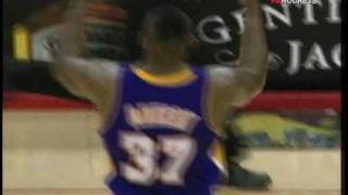 Artest Ariza each hit late threes against former teams [upl. by Enelhtac]