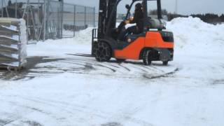 Snow chains on a forklift [upl. by Spielman]