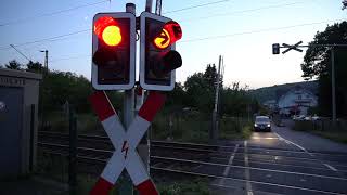 Automatische Bahnschranke Bad Honnef Rheinstrecke  Schranke bald auf den Kopf 04 2019 NEU [upl. by Byers]