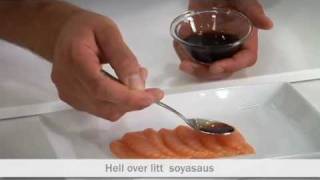 Slik lager du sashimi av SALMA laks [upl. by Enelrats]