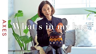 【Whats in my bag】元ハーパーズバザー 編集長 塚本香さんのお仕事バッグの中身 [upl. by Eizdnil]