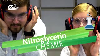 Nitroglycerin  einfach erklärt  Experiment  alpha Lernen erklärt Chemie [upl. by Nayve]