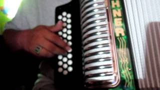 aprende a tocar como bronco un golpe mas instrucional tutorial acordeon de botones corona [upl. by Jarl]