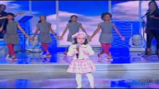 Milena cantando Primeiro Amor Programa Raul Gil 14 05 2011  YouTubeflv [upl. by Kamillah]