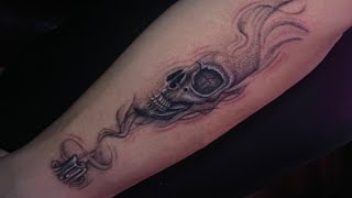 Tatuaje Craneo con vela Puntillismo de Arrastre 3RL Tattoo Timelapse [upl. by Joshi]