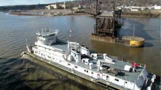 The MV COOPERATIVE VENTURE passing through the Fort Madison Iowa Swing Bridge [upl. by Tait]