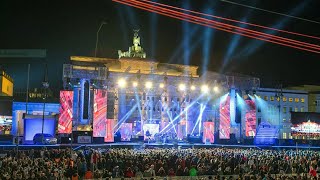 Berlin Welcome New year 2024 fireworks FireworksBerlin Newyearberlin2024 NewyearGermany2024 [upl. by Elynad61]