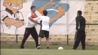 Briga de Tevez e Marquinhos no treino do Corinthians 2005 [upl. by Airamzul223]