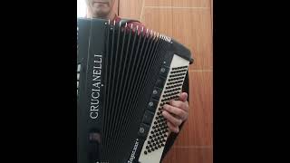 acordeon crucianelli 120 baixos modelo Magic vox [upl. by Ineslta367]