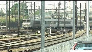 Premier passage dun train en gare de BrétignysurOrge depuis laccident  1607 [upl. by Ardnosac]