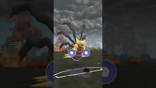 Giratina vs grunt inPokemonGo [upl. by Gerita887]