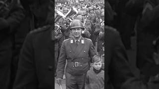 Bundeswehr marschiert durch Karlsruhe 1957 🦅🇩🇪militär soldaten bundeswehr parade marschmusik [upl. by Gussy]