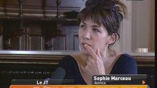 Théâtre Sophie Marceau fait son retour à Lyon [upl. by Lenej]