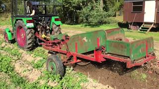 Onkel Basti beim Kartoffeln roden Wühlmaus T3 Siebkettenroder Deutz Famulus [upl. by Ecenahs]