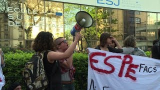 Manifestation détudiants devant Tolbiac [upl. by Sanders574]