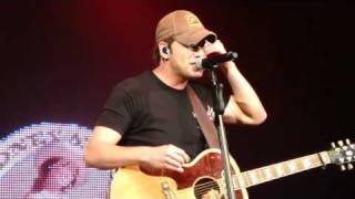 Rodney Atkins Singing quotFarmers Daughterquot [upl. by Naraj]