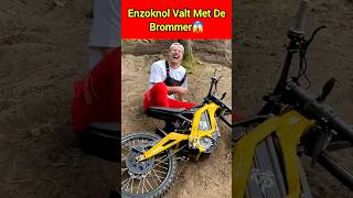 Enzoknol Valt Met De Brommer😱 shorts enzoknol [upl. by Biggs]