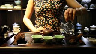 The Chinese Tea Company  Brewing Puer Cha [upl. by Oab948]