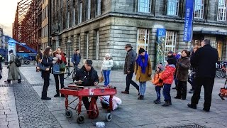 Cimbalon Street Player Town Hall Hamburg [upl. by Kohl184]