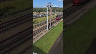 Thalys scheurt langs lage zwaluwen rg Brussel zuid [upl. by Barstow825]