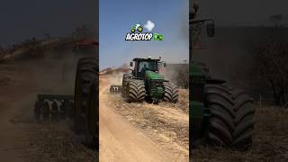 JOHN DEERE NA SUA TELA AUMENTEM O VOLUMEE 😲 trator jonhdeere tractor agro shortsviral shorts [upl. by Rettig]