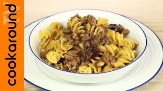 Fusilli con cipolle di Tropea e salsiccia [upl. by Llehsad]