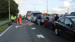 Kettingbotsing en fietsongeluk in De Lier [upl. by Rosenbaum]