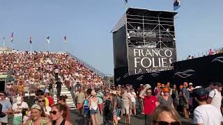 VIDEO Le chanteur poitevin Malik Djoudi ouvre la soirée de clôture des Francofolies de La Rochelle [upl. by Judas]