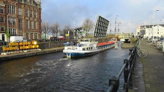 Beunschip Vaarwel passeert de Schippersgracht in Amsterdam [upl. by Leatrice]