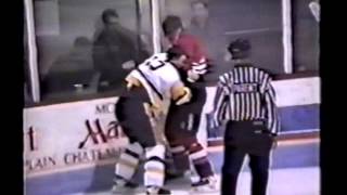 Chris Halverson vs Paul Shantz QMJHL 291295 [upl. by Lipfert]