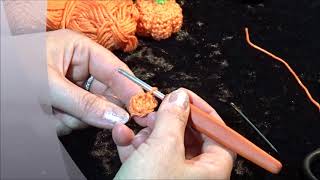 Mini citrouille au crochet pas à pas Tutoriel 13 Par Le fil dEléa [upl. by Airehs]