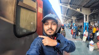 New DelhiDarbhanga Humsafar train Ye kiski Galti hai AC fail😡 [upl. by Ynohtnaleahcim]