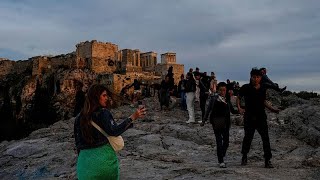 Tourists in Greece targeted by protesters demanding better wages and fair working hours [upl. by Hackett]