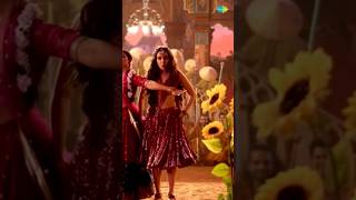 Aayi nahi💃♥️ishirudra newsong bollywoodsongs shraddhakapoor bollywood youtubeshorts shorts [upl. by Adroj]