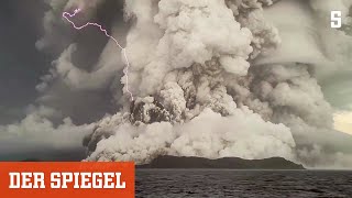 Inselbewohner filmen Vulkanausbruch auf Tonga  DER SPIEGEL [upl. by Erlond375]