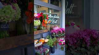 Blumen zum Glück am Bahnhof Uerikon  Stäfa cafe flowers coffee station train plants flower [upl. by Angelika]