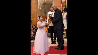 President Kovind presents Nari Shakti Puraskar to Saylee Nandkishore Agavane [upl. by Ralleigh]