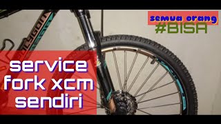 Cara Service shockfork sepeda mtb sr suntour xcm polygon premier 5  versi anak kampung [upl. by Flip]