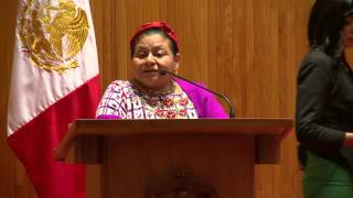 Rigoberta Menchú quotMensaje de paz para un mundo global sin discriminación socialquot [upl. by Anayia221]